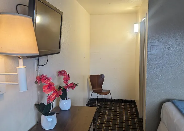 Hotel Economy Southern Comfort